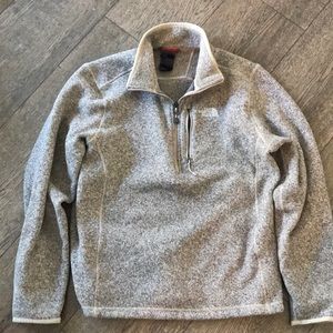 North Face pull over !!
